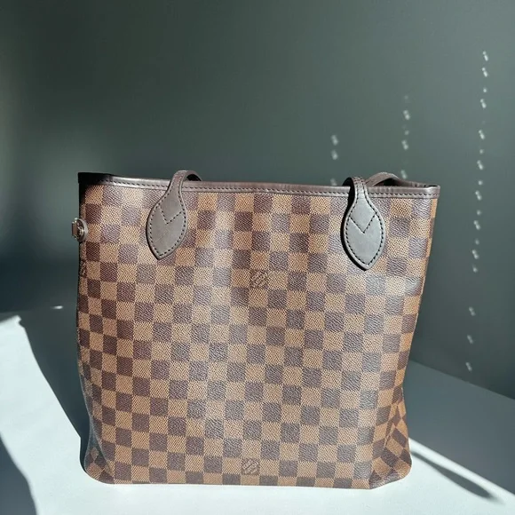 Louis Vuitton Neverfull MM - Picture 4 of 9